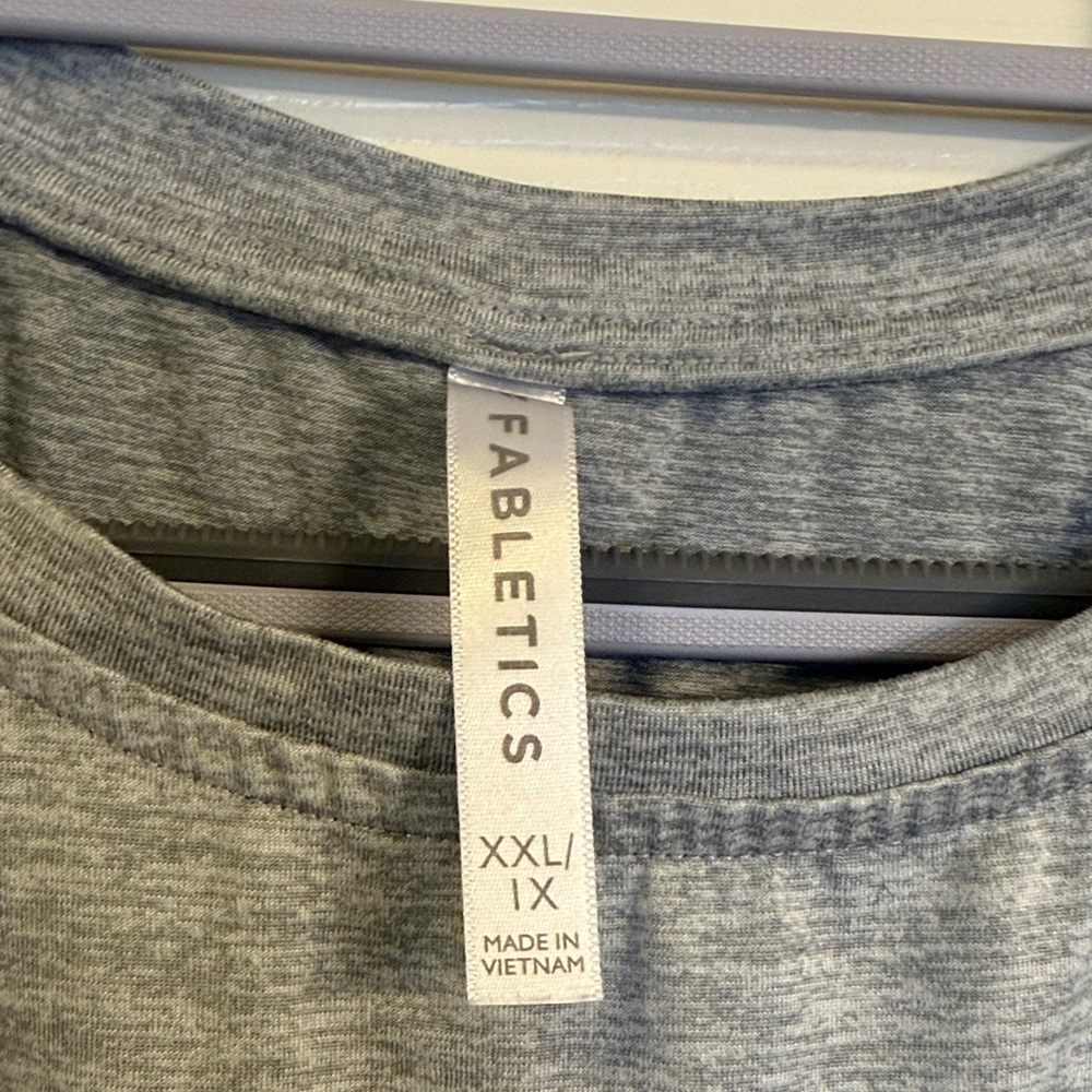 Fabletics Gray Women's Muscle Tee - Picture 2 of 5